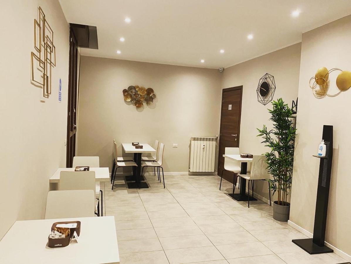 Golden Milano Hotel Luaran gambar