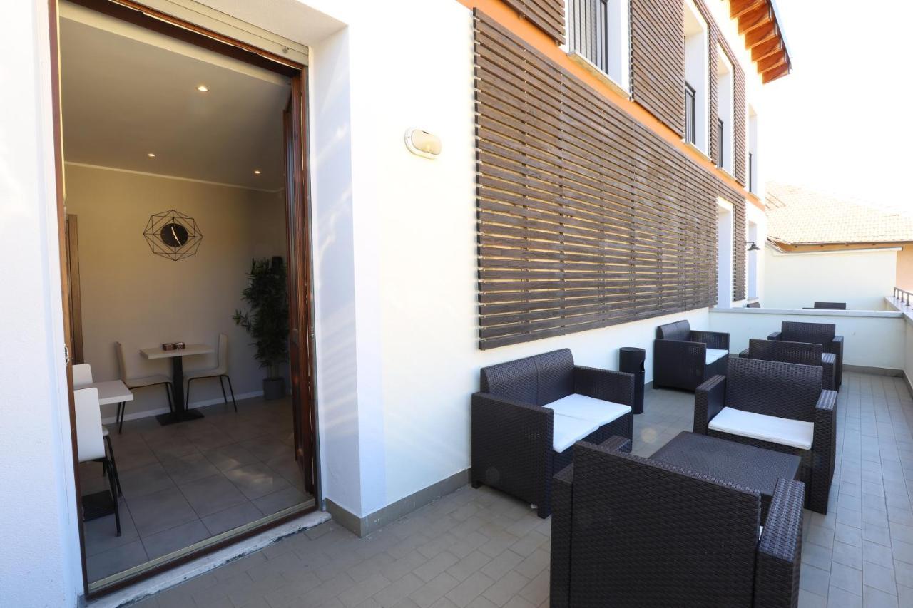 Golden Milano Hotel Luaran gambar