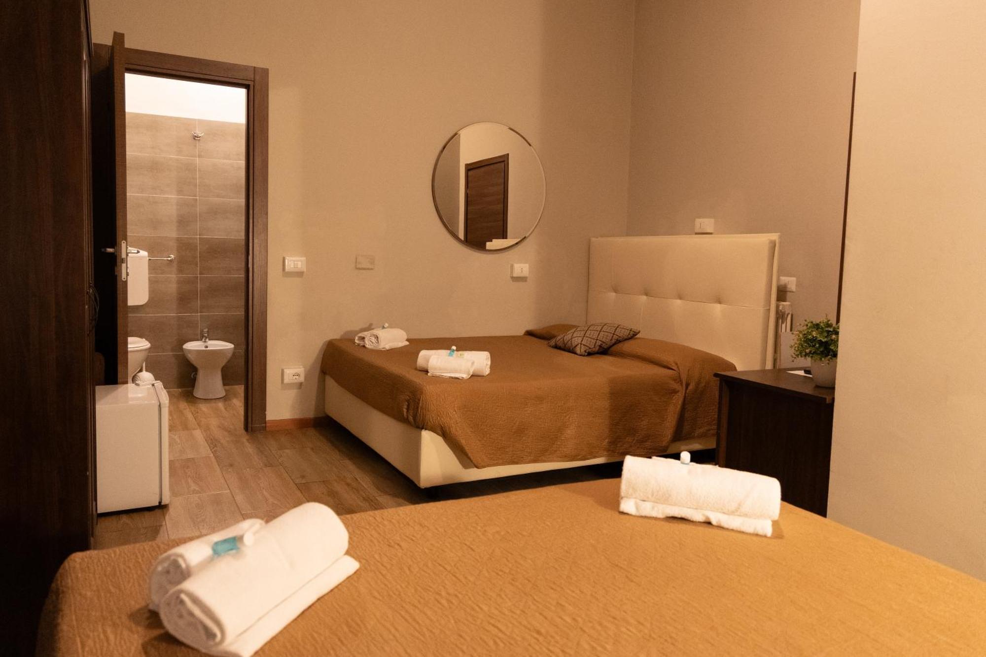 Golden Milano Hotel Luaran gambar